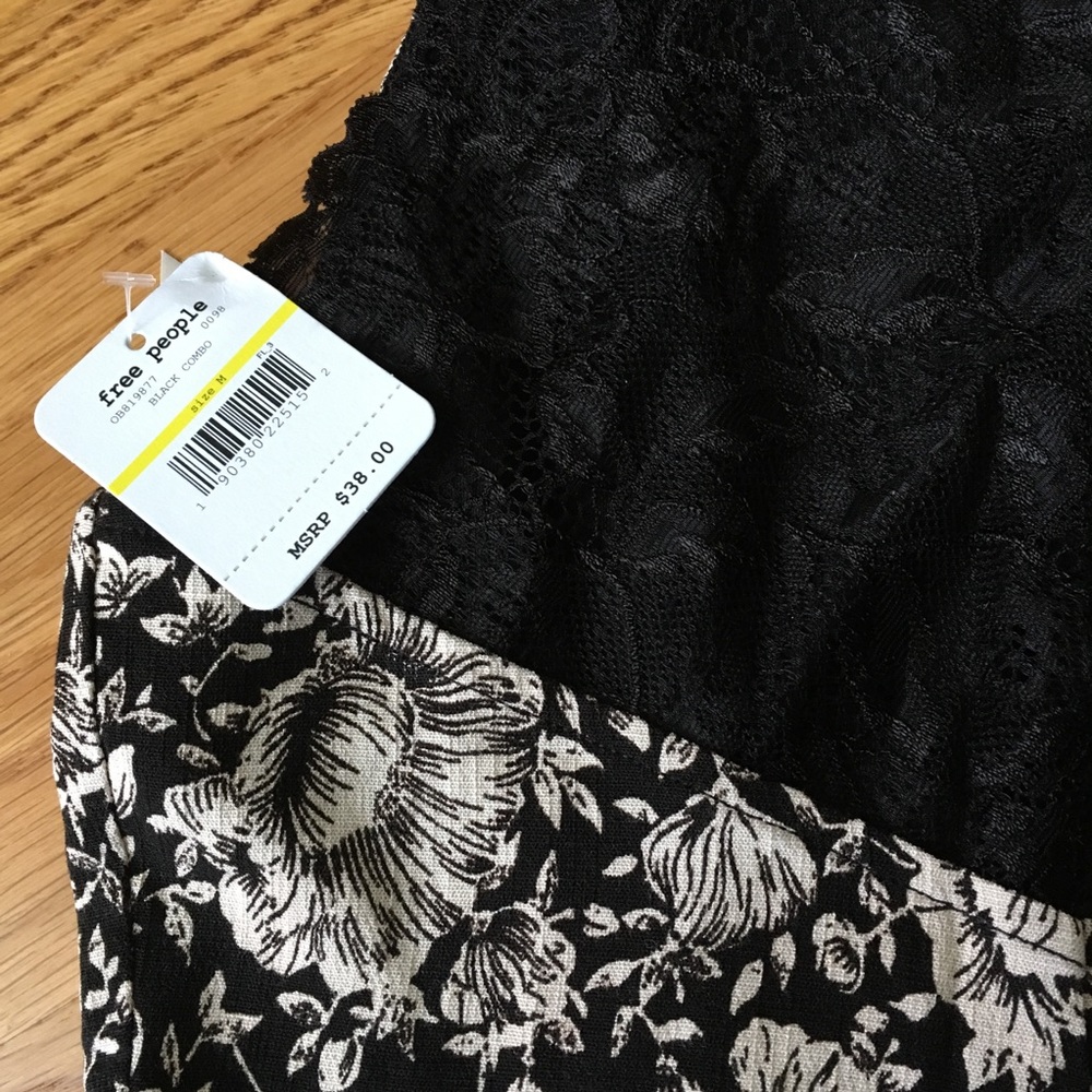 [XS] NWT Free People Flower and Lace bralette - Picture 6 of 6